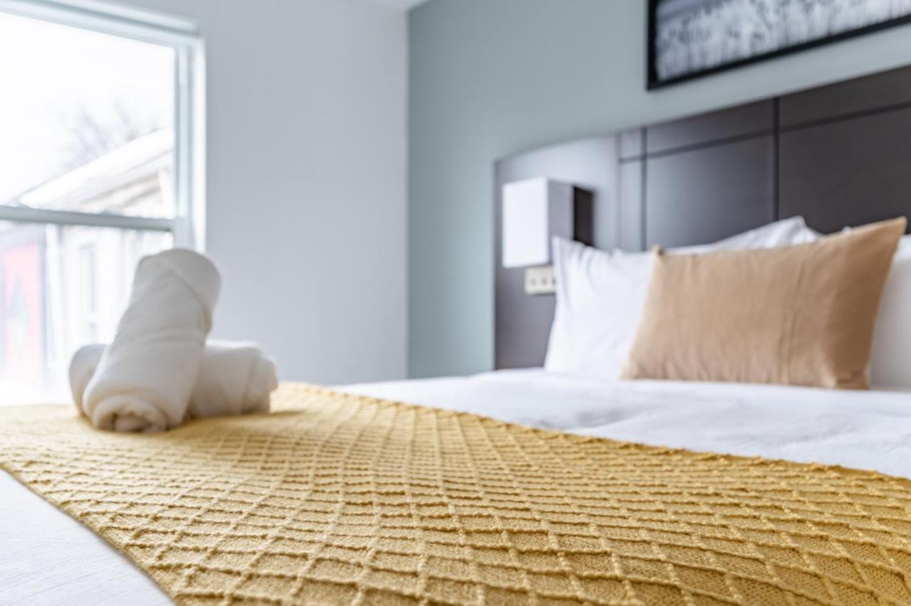 Kensington Place Apartments โตรอนโต ภายนอก รูปภาพ